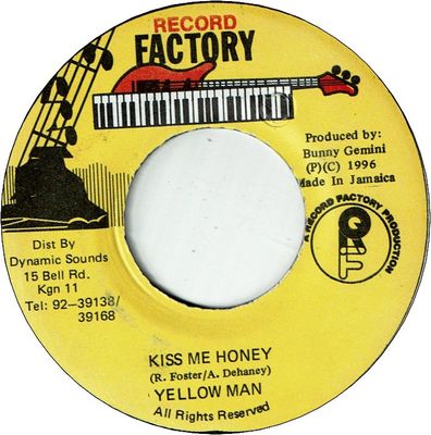 KISS ME HONEY